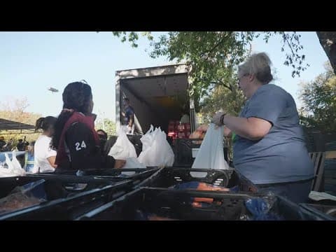 Center Table Fall Harvest food drive helps Dallasites prepare for Thanksgiving