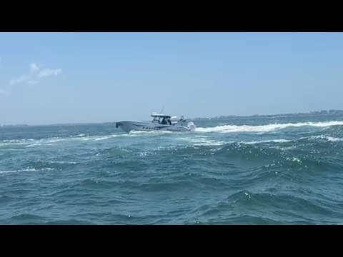 WATCH: Authorities stop runaway boat in Sarasota after driver falls overboard