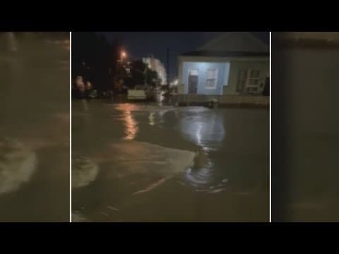Water main break floods New Orleans street and homes