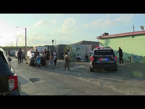 2 killed in shooting at SE Houston apartment complex