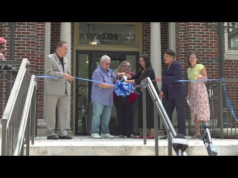 Uptown landmark reopens with wheelchair lift, a win for activists