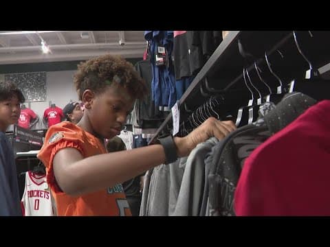 Houston Texan DB Desmond King takes kids shopping
