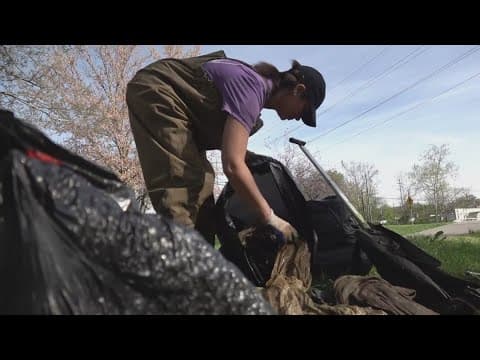 Community members pitch in to help clean up Knoxville