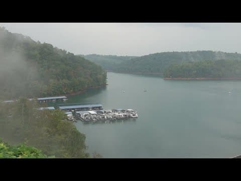 Volunteers work to clean up Norris Lake ahead of winter