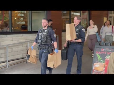 Shoppers react to the smash and grab at Pentagon City Mall