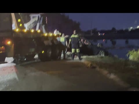 Car pulled from New Orleans East canal