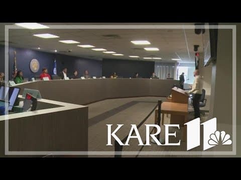 Minneapolis rideshare pay proposal advances to full council