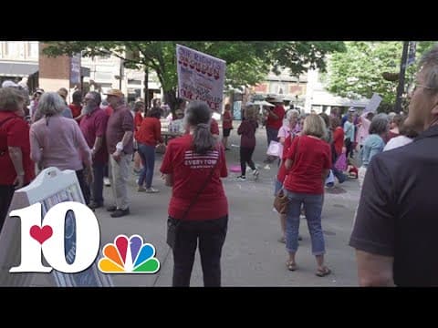 Knoxville demonstrators organize alongside 'Linking Arms for Change' event in Nashville