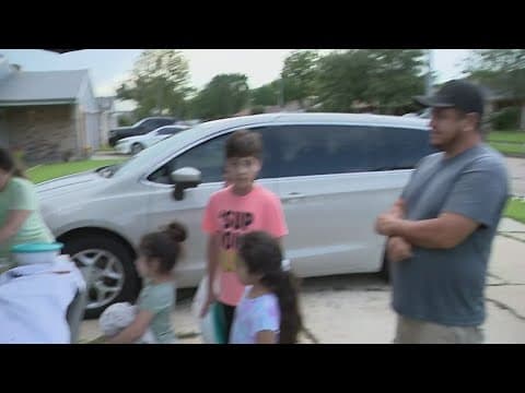 Houston communities band together to feed those still dealing with power outages
