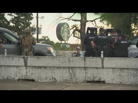 Negotiator opens up about diffusing dangerous standoff in middle of I-45