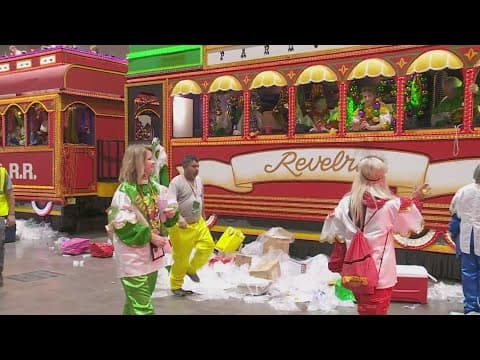 Krewe of Orpheus rolls on Lundi Gras