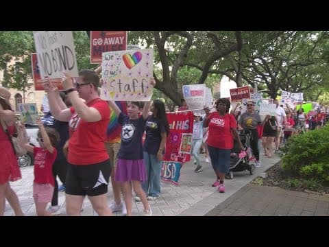 Protesters against HISD takeover rally in downtown Houston