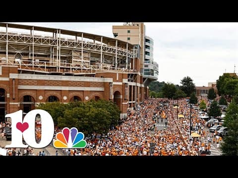 UT Football holds Vol walk ahead of matchup against Kent State